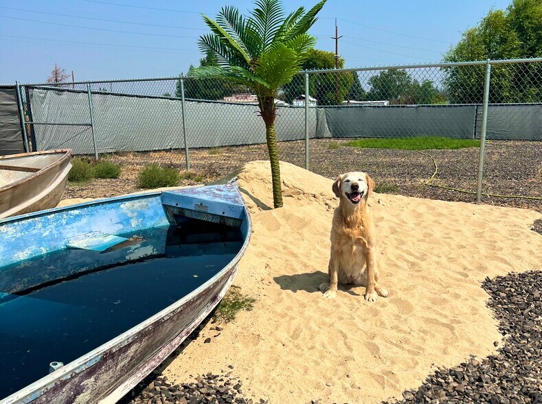 More Photos Of 223 NW Oneil way, Redmond Shelter For Sale