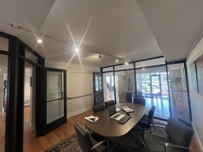 More Photos Of 3463-3465 W Cary St, Richmond Office For Lease