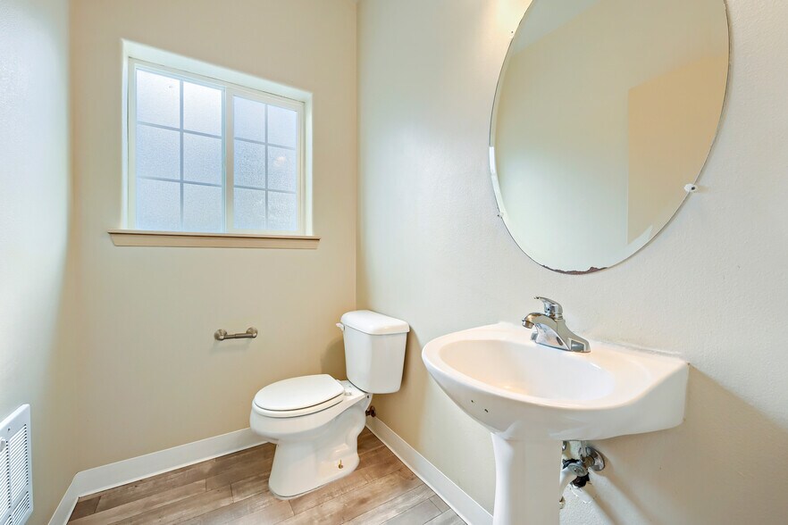 More Photos Of 8423-8451 SE Brooklyn St, Portland Apartments For Sale