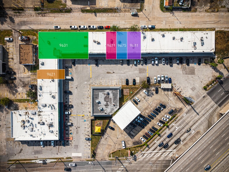 More Photos Of 9615-9695 Southwest Fwy, Houston Storefront For Lease