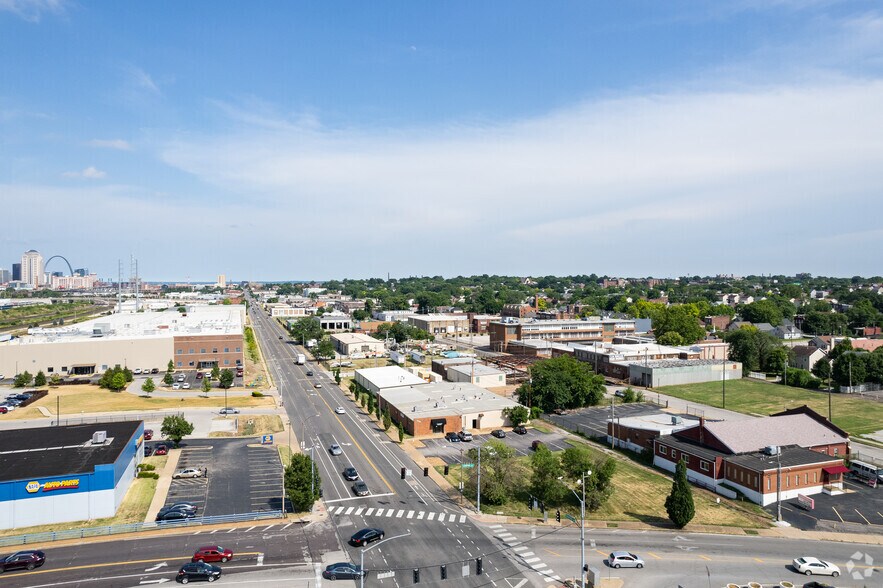 More Photos Of 3130 Chouteau Ave, Saint Louis Warehouse For Sale