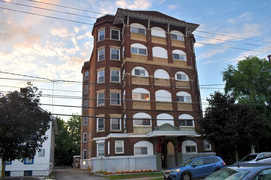 More Photos Of 99 Oak St, Binghamton Apartments For Sale