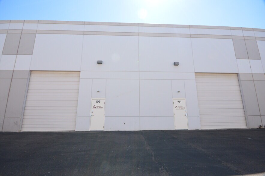 More Photos Of 2222 W Parkside Ln, Phoenix Research And Development For Sale