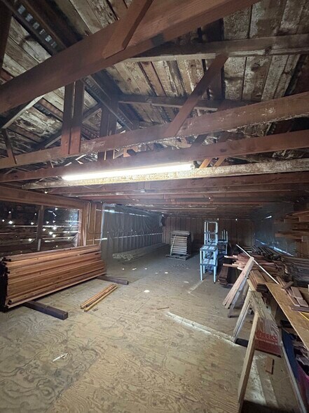 More Photos Of 451 N 11th St, Montague Warehouse For Sale