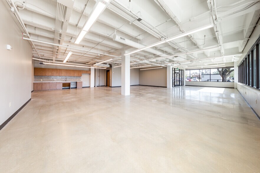 More Photos Of 1422 E Grayson St, San Antonio Office For Lease