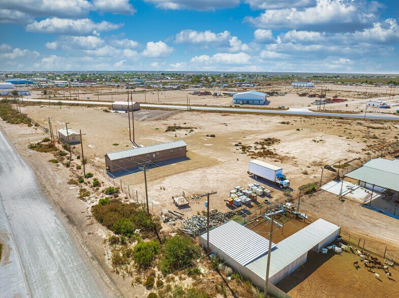 More Photos Of 165 Industrial rd, Monahans Industrial For Sale