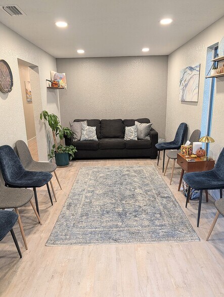 More Photos Of 905 S Missouri Ave, Lakeland Coworking Space
