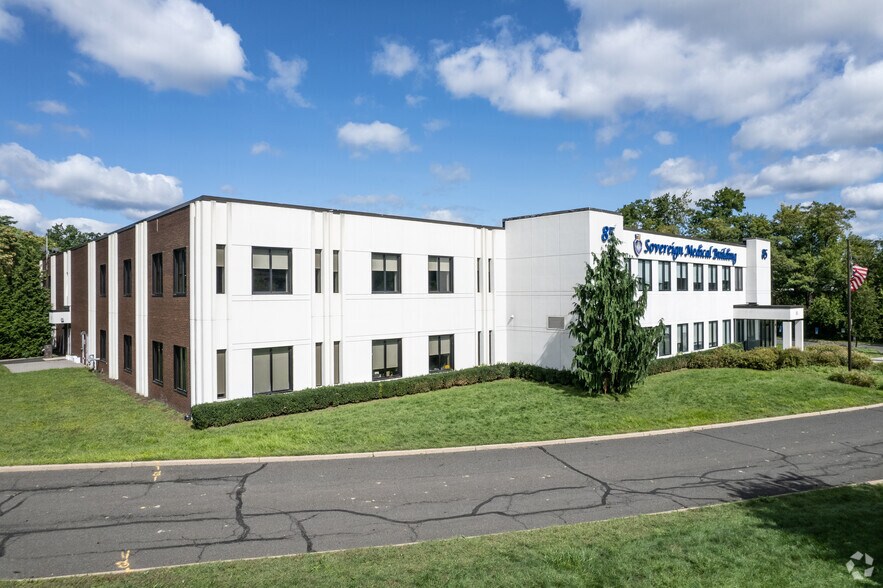 More Photos Of 85 Harristown Rd, Glen Rock Medical For Lease