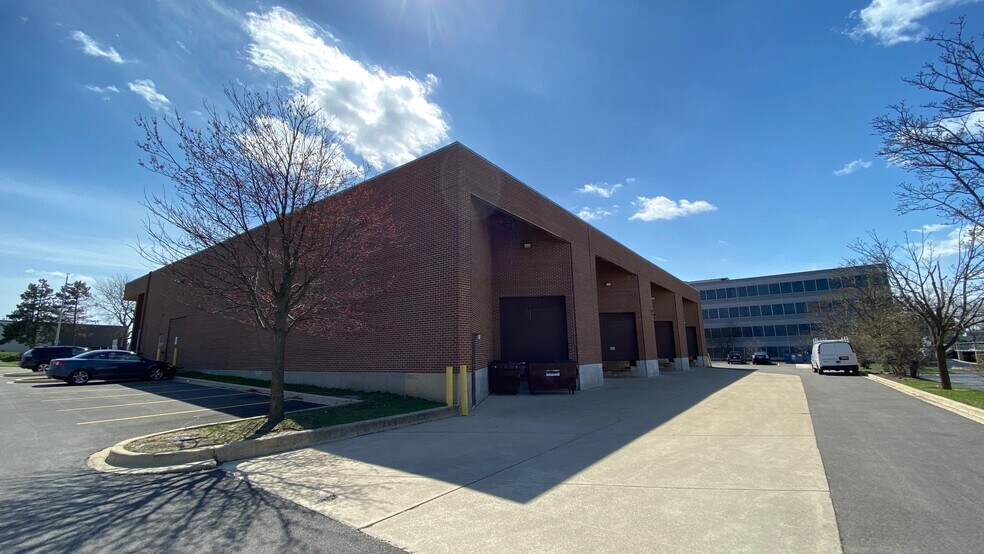 More Photos Of 636 Remington Rd, Schaumburg Office For Lease