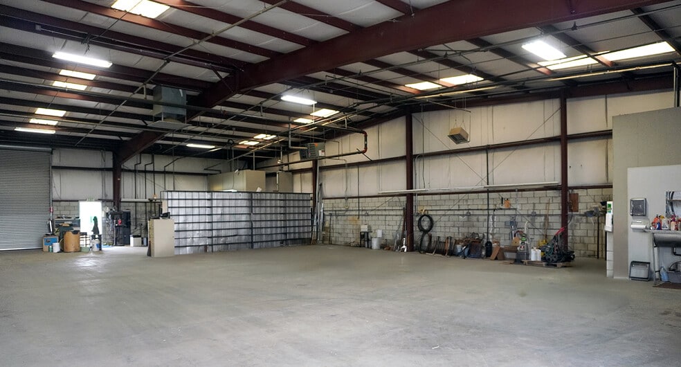More Photos Of 1314 E North Ave, Fresno Warehouse For Sale