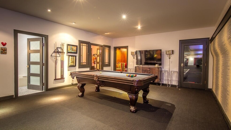 More Photos Of 213 Printers Aly, Nashville General Retail For Sale