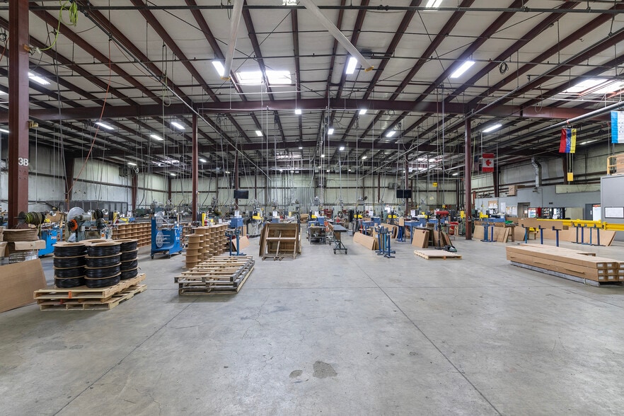 More Photos Of 1000 Sako Ct, Elkhart Warehouse For Lease