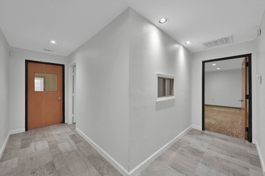 More Photos Of 12001 Fm 3083 Rd, Conroe Warehouse For Sale