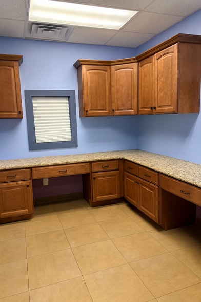 More Photos Of 202 Arnette St, Murfreesboro Office For Lease