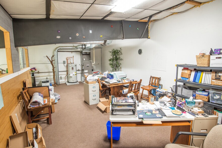More Photos Of 5646 W Harrier Dr, Missoula Showroom For Sale
