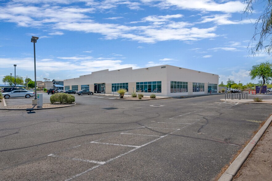 More Photos Of 1455 W River Rd, Tucson Schools For Lease