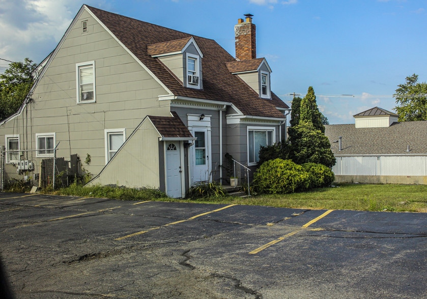 More Photos Of 2961 Prynne St, Keego Harbor Apartments For Sale