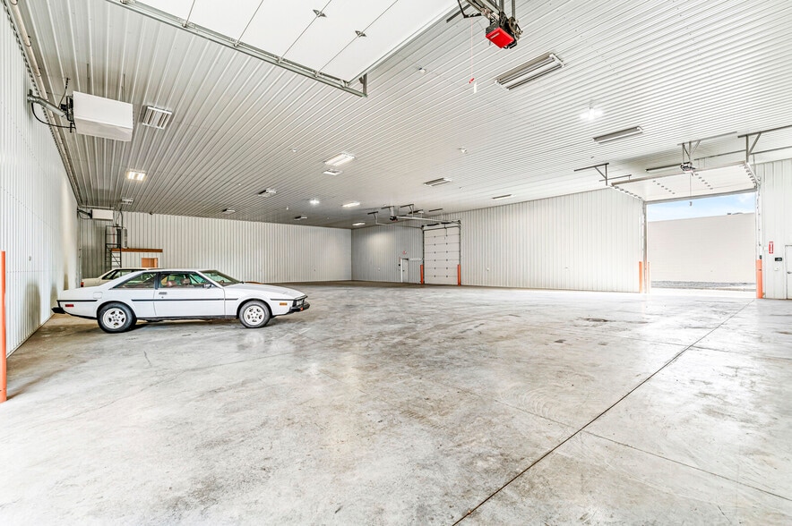 More Photos Of 2601 E 56th St, Indianapolis Light Distribution For Sale