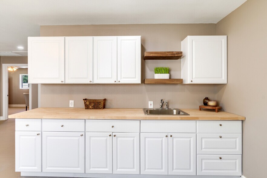 More Photos Of 19620 Temescal Canyon Rd, Corona Specialty For Sale