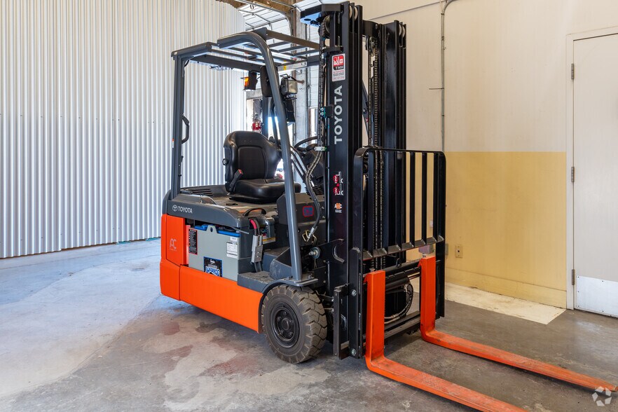 More Photos Of 233 E Harris Ave, South San Francisco Manufacturing For Lease