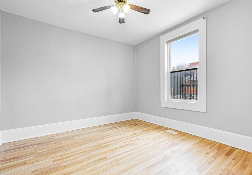 More Photos Of 335-337 St. Patrick St, Ottawa Apartments For Sale