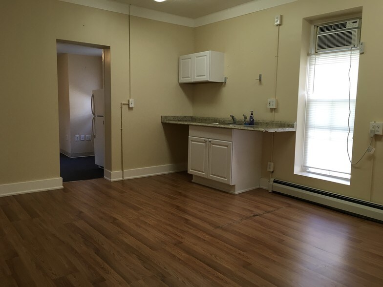 More Photos Of 324 Main St, Reisterstown Storefront Retail Office For Lease