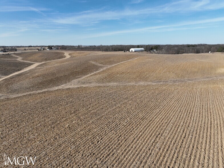 More Photos Of 277th Avenue, Le Claire Land For Sale