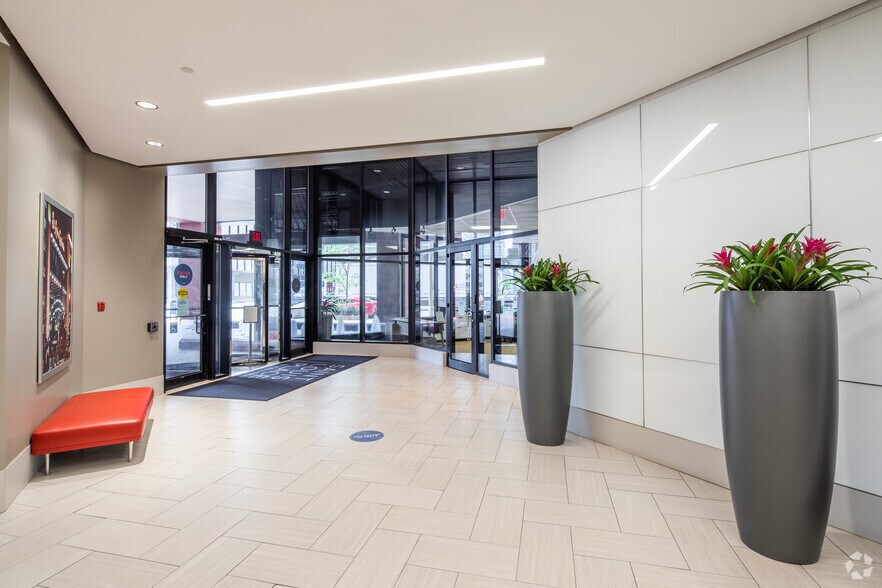 More Photos Of 200 N Broadway, Saint Louis Office For Lease