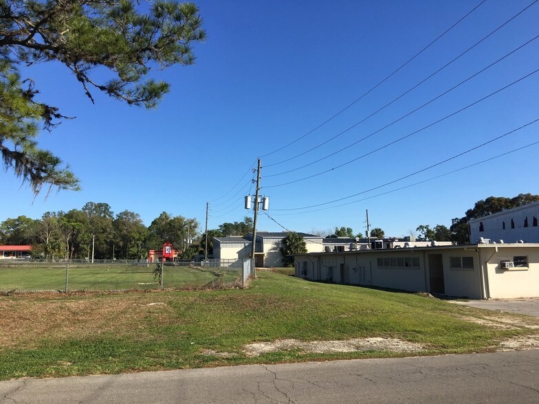 More Photos Of 103 SW 3rd St, Williston Land For Lease