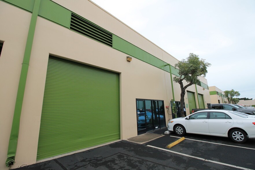 More Photos Of 94-155 Leoole St, Waipahu Flex For Lease