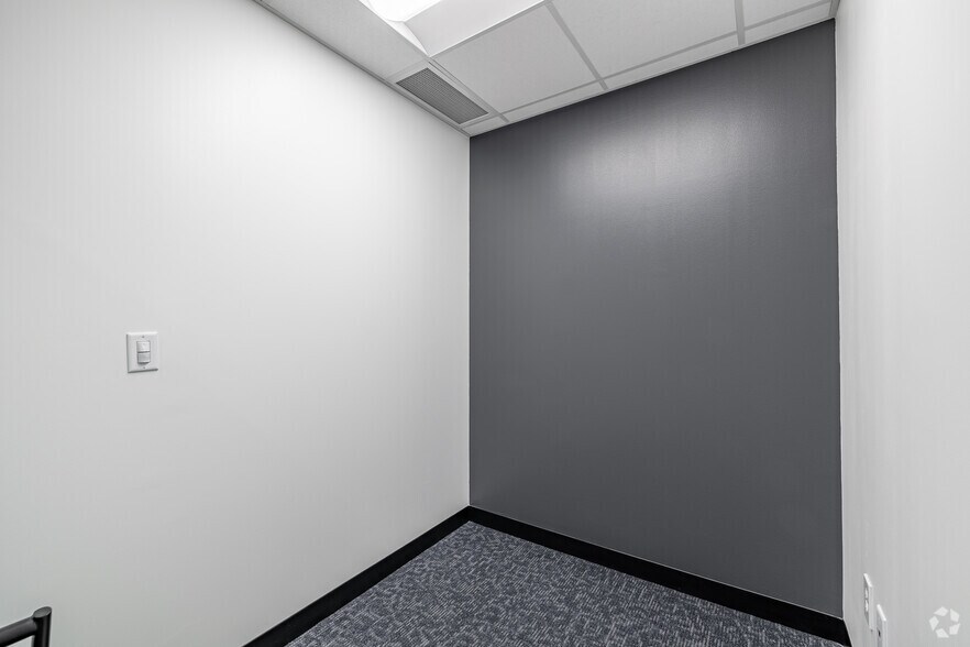 More Photos Of 7550 W Interstate 10, San Antonio Office For Lease