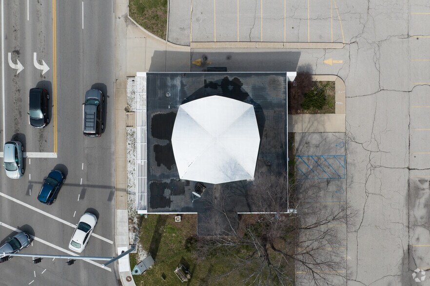 More Photos Of 5072 Monroe St, Toledo Bank For Lease