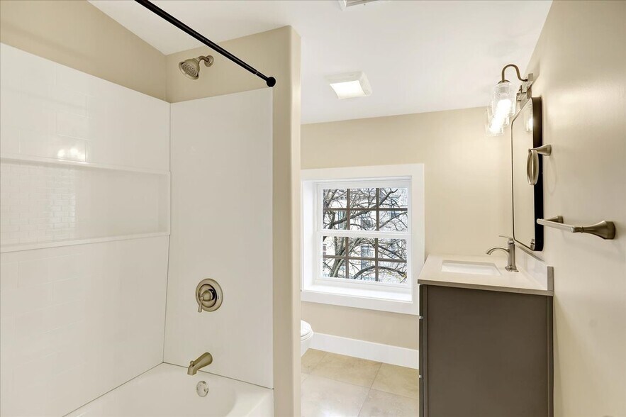 More Photos Of 241 S 5th St, Reading Apartments For Sale