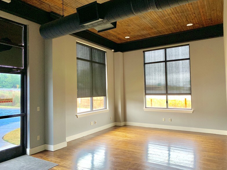 More Photos Of 2961 N Point Cir, Fayetteville Office For Lease