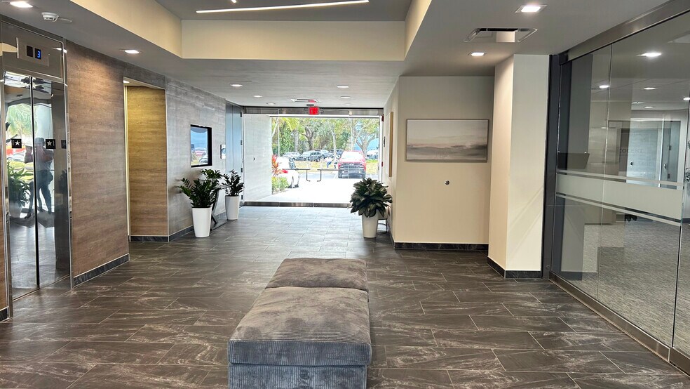 More Photos Of 28059 US Hwy 19 N, Clearwater Unknown For Lease