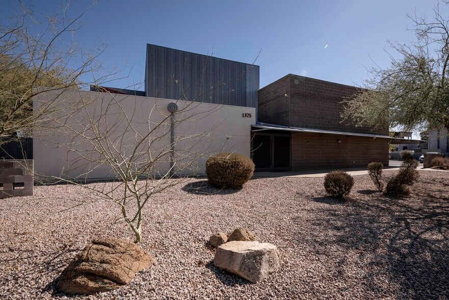 More Photos Of 1375 N Miller Rd, Tempe Research And Development For Sale