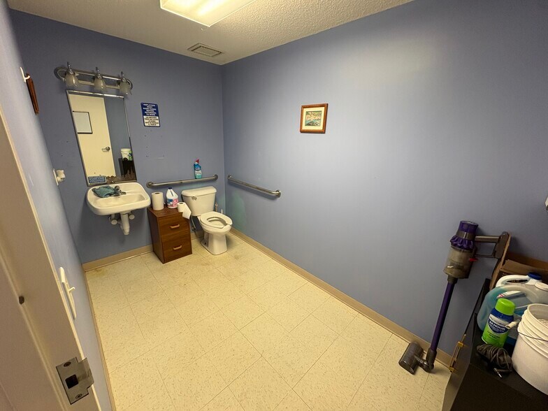 More Photos Of 11375 US-701 Hwy, Elizabethtown Refrigeration Cold Storage For Sale