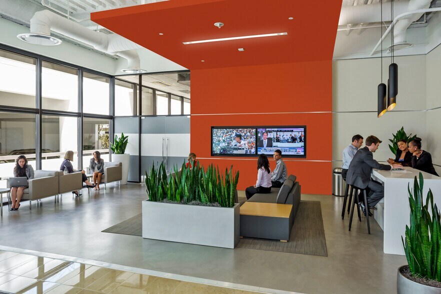More Photos Of 1900 Powell St, Emeryville Office For Lease