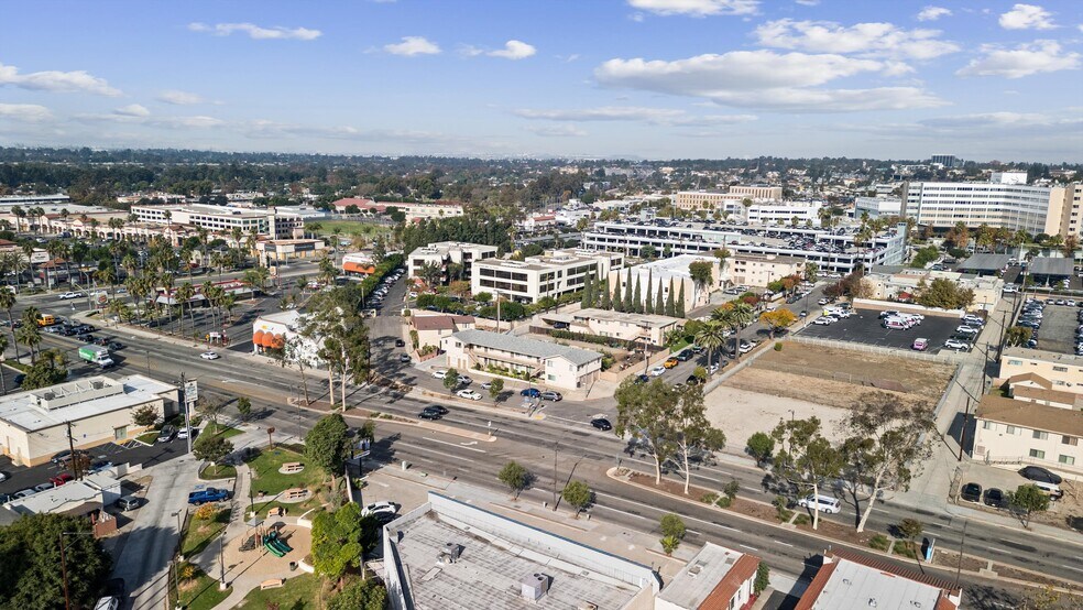 More Photos Of 500 E Willow St, Long Beach General Retail For Sale