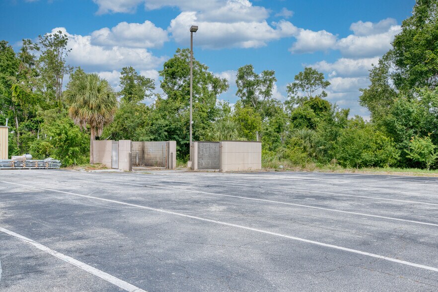 More Photos Of 1197 Lakes Blvd, Lake Park Fast Food For Lease