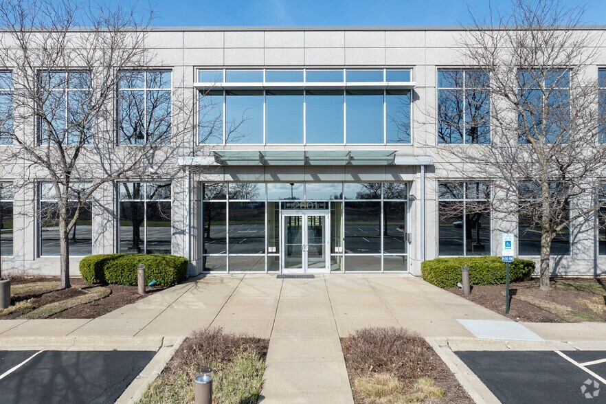 More Photos Of 2601 Patriot Blvd, Glenview Office For Lease