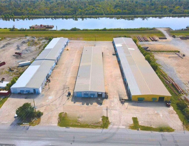 More Photos Of 2211 - 2217 Engineers Rd, Belle Chasse Unknown For Lease