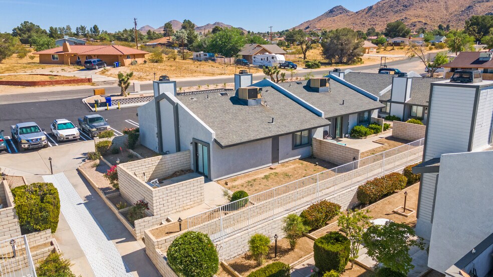 More Photos Of 19087 Allegheny Rd, Apple Valley Apartments For Sale