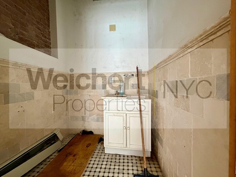 More Photos Of 2313 Second Ave, New York Apartments For Lease
