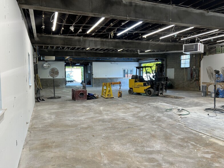 More Photos Of 145 N Ridge Ave, Ambler Light Manufacturing For Lease