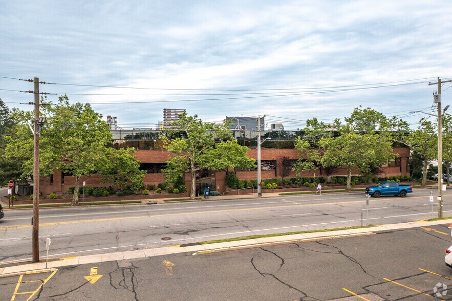 More Photos Of 1800 Rockaway Ave, Hewlett Office For Sale