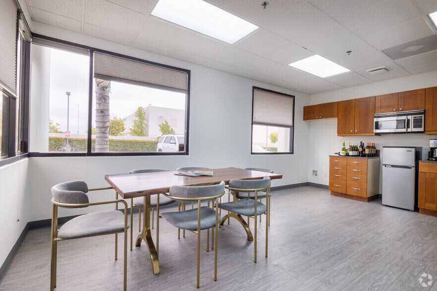 More Photos Of 27949 Diaz Rd, Temecula Warehouse For Sale