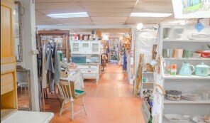 More Photos Of 2530-2534 US Route 9W, Ravena Showroom For Sale