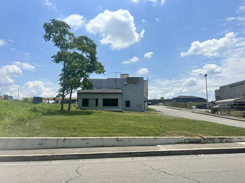 More Photos Of 116 Tennessee St, Maryville Storefront Retail Office For Lease