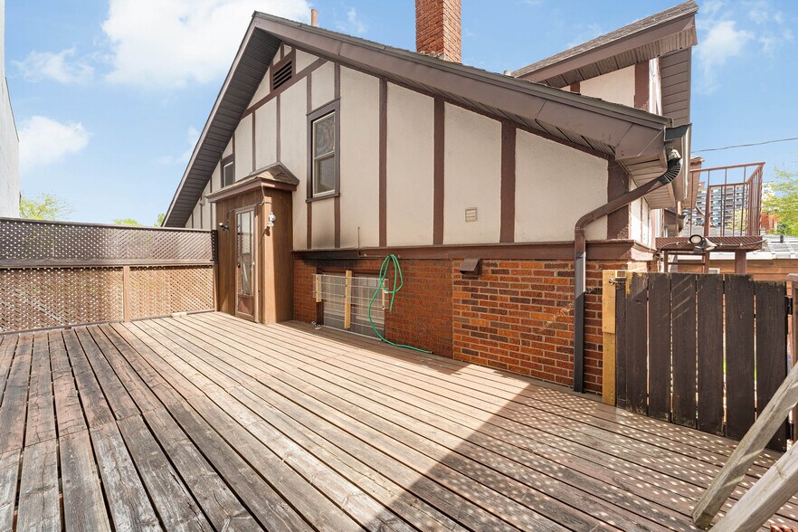 More Photos Of 1451 Ouellette Av, Windsor Office Residential For Sale